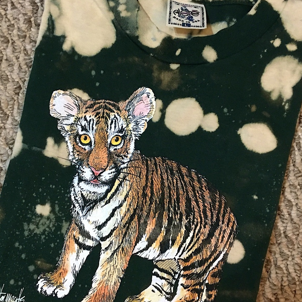 Men’s Large / 90’s Tiger tee shirt